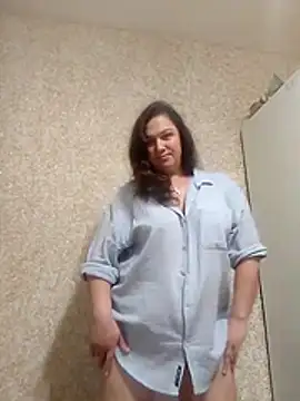 Susan8421 online show from April 17, 2026, 8:56 pm