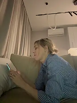 CarmenBlues  online show from February 22, 2026, 9:13 pm