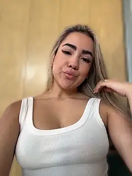 bellabarbiex online show from April 21, 2026, 6:12 pm