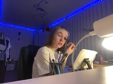 melissashineee online show from March 4, 2026, 11:38 am