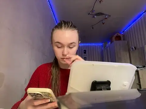 melissashineee online show from March 5, 2026, 8:21 am