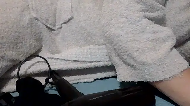 luanahot1 online show from April 13, 2026, 7:19 pm