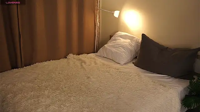 LuannStockbridge online show from February 25, 2026, 5:00 pm