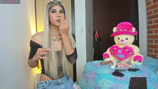 alisoondrean  online show from February 22, 2026, 1:20 pm