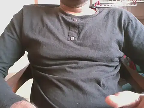 0BANANABANANA0 online show from February 18, 2026, 10:55 am