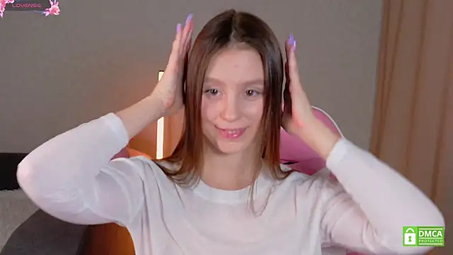 KateNickson online show from April 19, 2026, 5:29 am