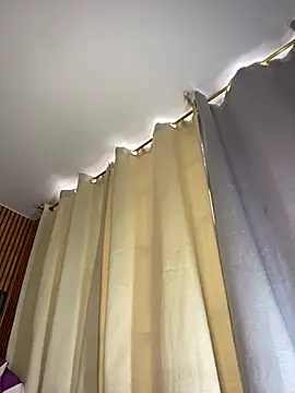 scarleth zin online show from April 21, 2026, 7:50 pm