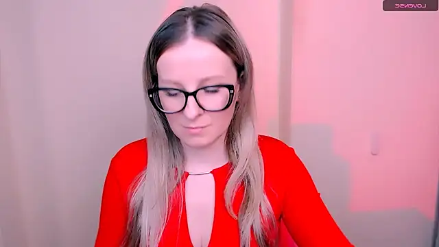 AnnePeach online show from April 22, 2026, 5:03 pm