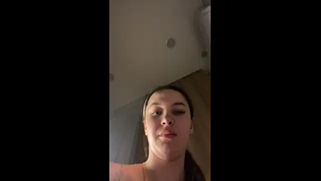 Snapshot of LunaCurlly chatting on February 24, 2026, 3:32 pm LunaCurlly online show from February 24, 2026, 3:32 pm