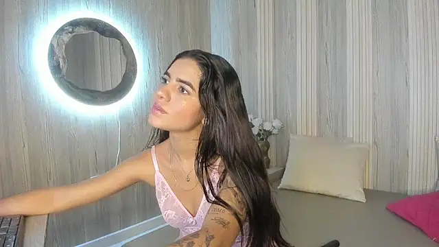 Isabellaa Rosee online show from June 19, 2026, 8:01 pm