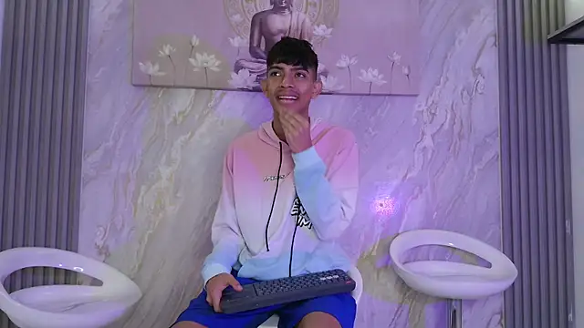 KITTY BOSH online show from April 21, 2026, 1:28 pm