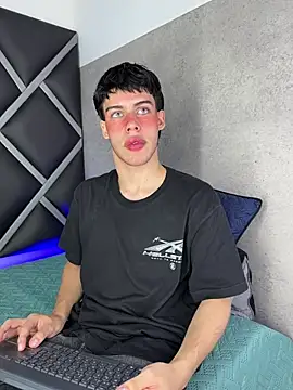 Lucian-greyy online show from March 5, 2026, 3:46 am