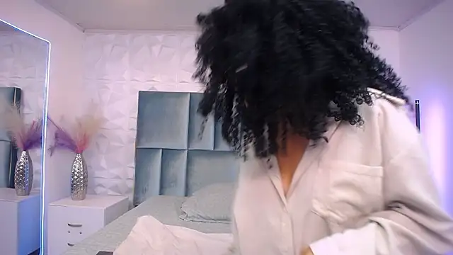 Ana ricciardi  online show from February 18, 2026, 12:34 pm