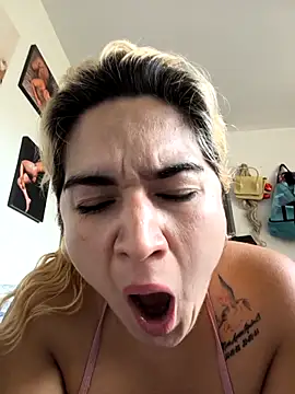 violet-grey online show from April 18, 2026, 3:16 pm