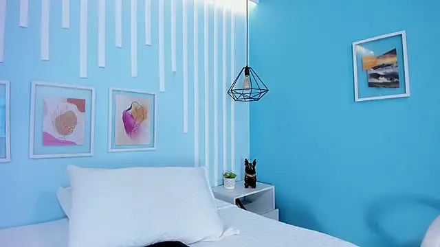 Saray Becker  online show from April 7, 2026, 7:14 pm