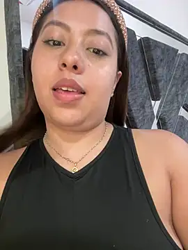 Snapshot of Emiily_joee_ chatting on July 9, 2026, 1:42 am Emiily joee online show from July 9, 2026, 1:42 am