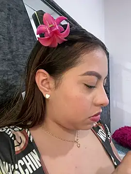 Snapshot of Emiily_joee_ chatting on July 15, 2026, 11:32 pm Emiily joee online show from July 15, 2026, 11:32 pm