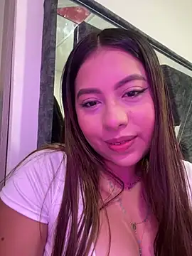 Snapshot of Emiily_joee_ chatting on July 18, 2026, 3:33 am Emiily joee online show from July 18, 2026, 3:33 am