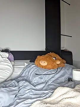 Cinnamonbunn online show from February 14, 2026, 3:58 am