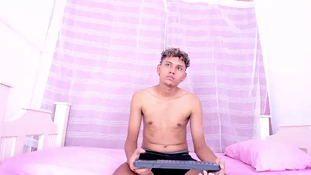 Henry and Lucy online show from April 19, 2026, 9:39 pm