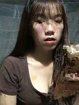 Snapshot of Sukem-mut chatting on May 5, 2026, 4:59 pm Sukem-mut online show from May 5, 2026, 4:59 pm