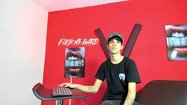 GREEN BOYS online show from March 11, 2026, 7:25 am