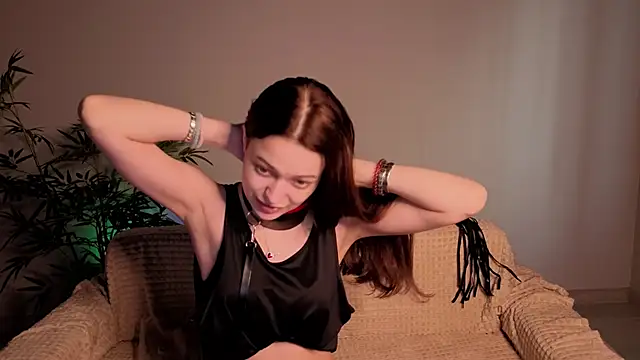 parrot kisha online show from April 27, 2026, 1:58 am