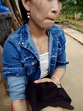 Thobaby112 online show from April 21, 2026, 1:42 am