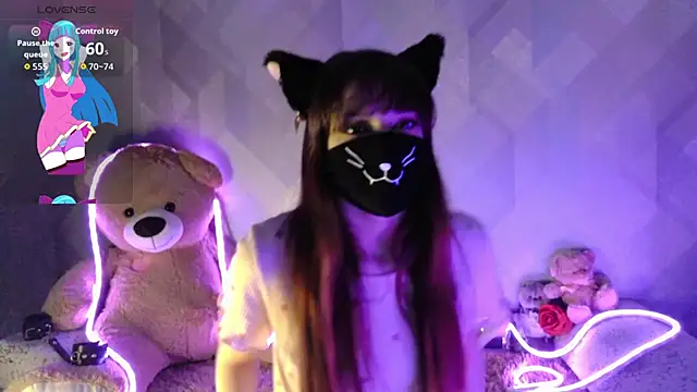 llonaMask online show from March 4, 2026, 5:57 am