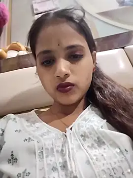 samayra1144 online show from April 12, 2026, 8:14 pm