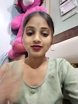 samayra1144 online show from April 19, 2026, 7:38 pm