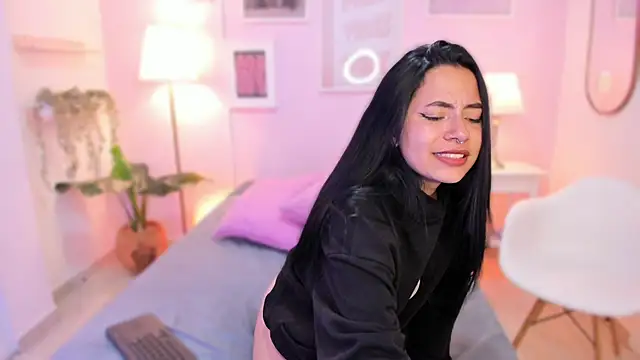 Ivyy sweet  online show from February 18, 2026, 8:16 pm