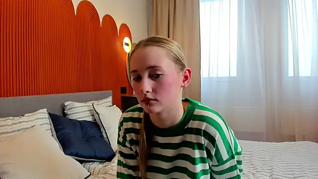 TraceeRebollar online show from February 27, 2026, 1:00 pm