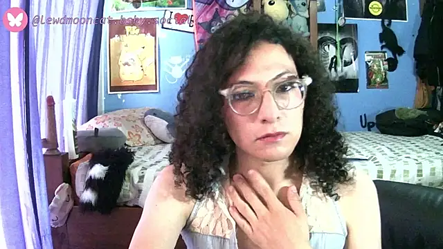 Snapshot of lewd_mooncat chatting on May 14, 2026, 9:10 pm lewd mooncat online show from May 14, 2026, 9:10 pm