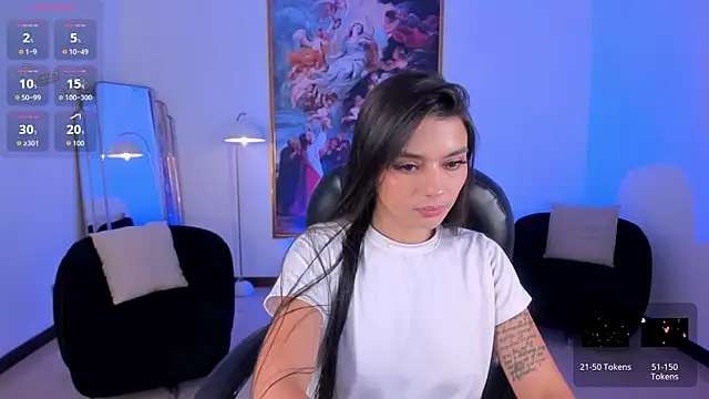 JulietteMoreau online show from July 10, 2026, 11:24 am