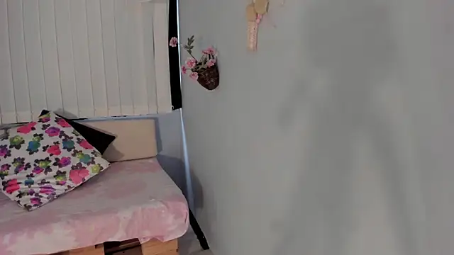 Amber Novoa online show from March 4, 2026, 12:33 pm