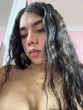Luna rousse26 online show from June 6, 2026, 1:38 pm
