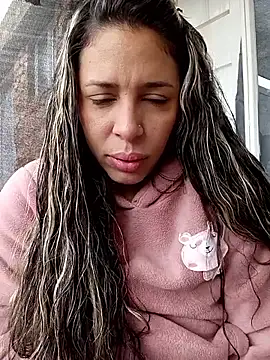 kiki milu online show from April 22, 2026, 1:34 pm