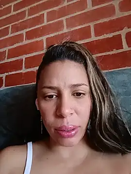 kiki milu online show from May 9, 2026, 2:44 pm