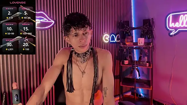 Maximoking26 online show from April 21, 2026, 1:42 am