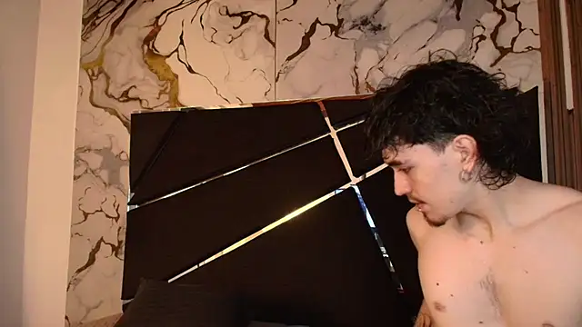 Couple In Heat online show from June 3, 2026, 3:20 am