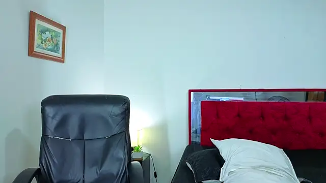 goodgirlxxl online show from April 21, 2026, 2:51 am