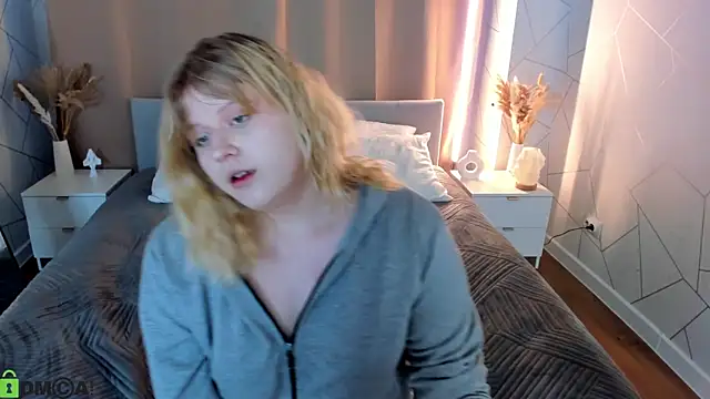 luna c0ra online show from February 26, 2026, 1:04 am