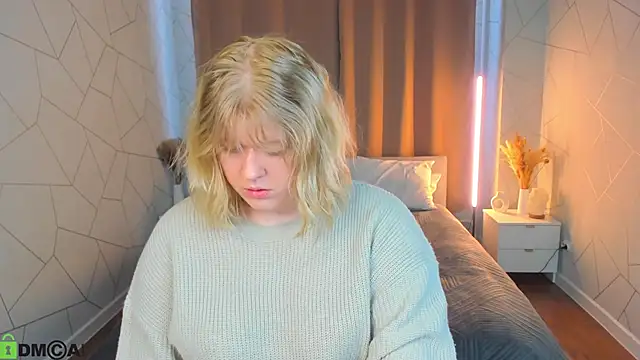 luna c0ra online show from April 19, 2026, 2:44 am