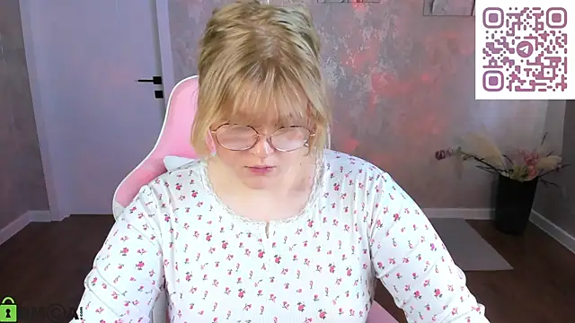 luna c0ra online show from April 22, 2026, 1:08 am