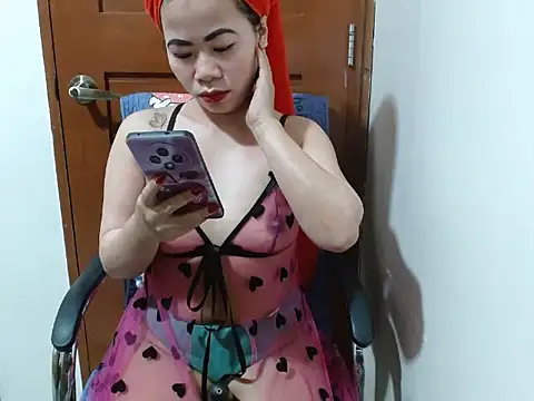 Snapshot of Petite_Jeramae22 chatting on August 3, 2026, 2:32 am Petite Jeramae22 online show from August 3, 2026, 2:32 am