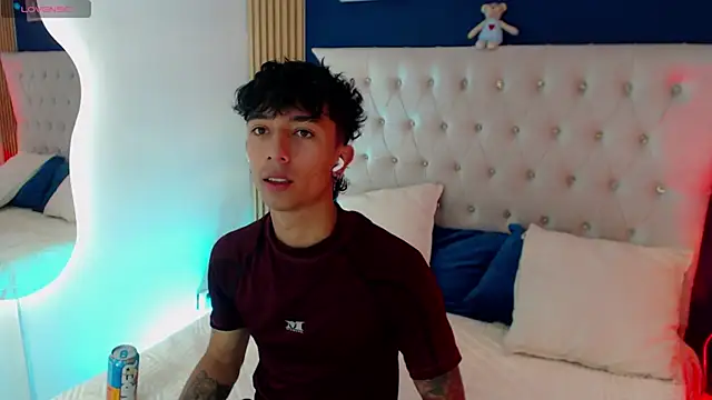 Aiden Rivers  online show from March 28, 2026, 12:49 pm