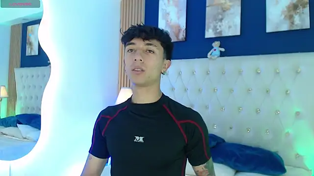 Aiden Rivers  online show from April 17, 2026, 1:25 pm