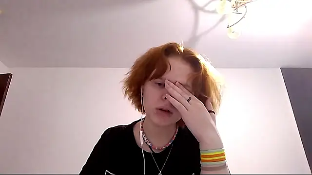 CurlaPettyBom online show from March 6, 2026, 8:44 am