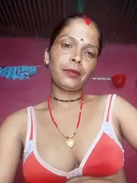 Snapshot of Hot_bh87 chatting on August 5, 2026, 6:00 pm Hot bh87 online show from August 5, 2026, 6:00 pm